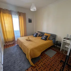 Urban Quarto em Acomodações Particulares Sacavém